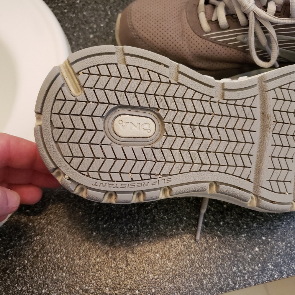 Brooks Addiction Walker walking shoes  8WW
